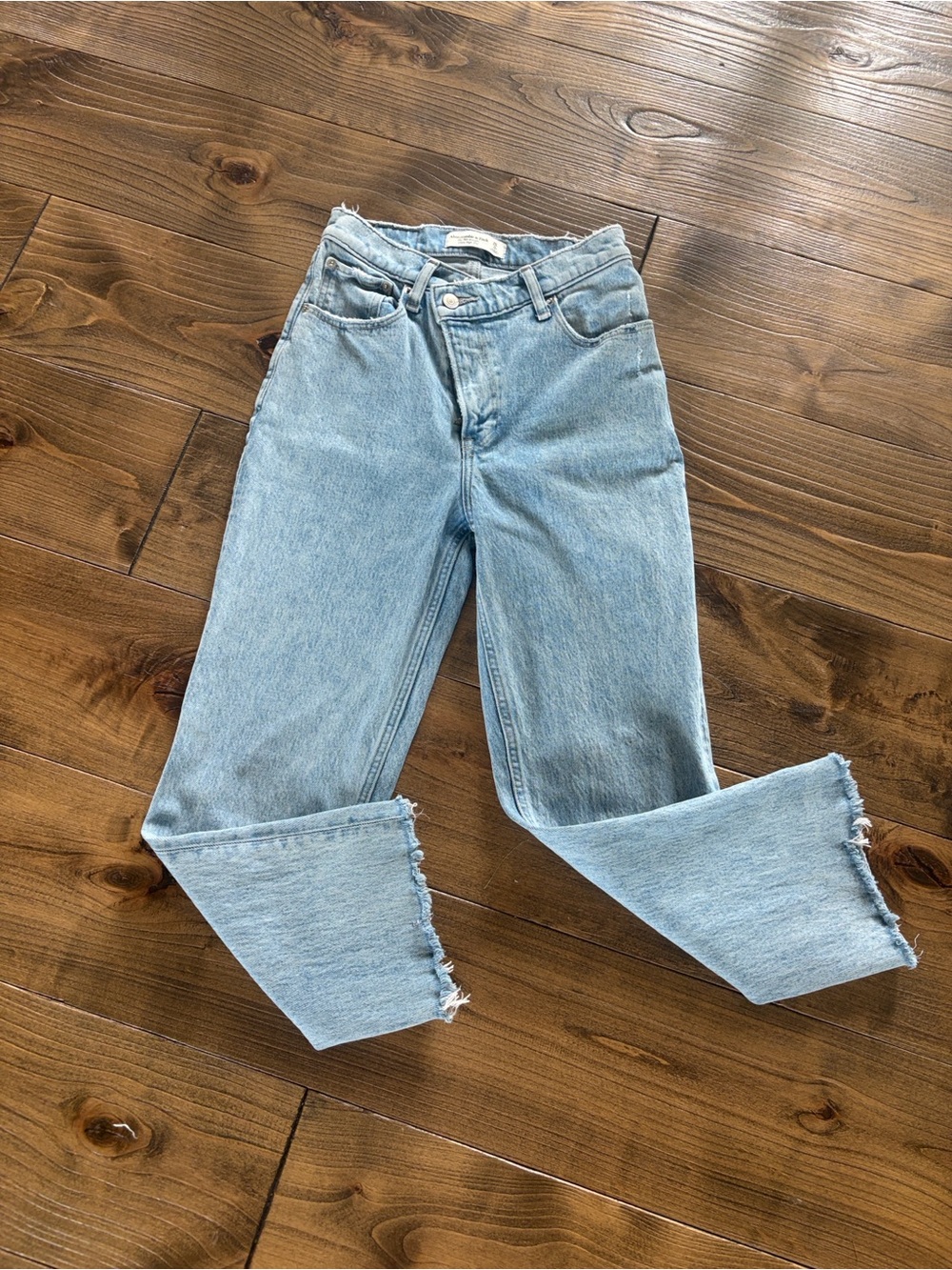 Abercrombie & Fitch The 90’s Strait Ultra High Rise Jeans - Size 0 - Picture 2 of 5